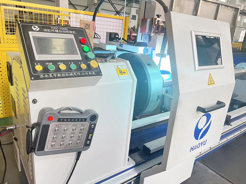Fully automatic welding machine